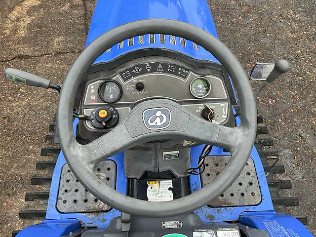 Iseki piccoro tpc 153 minitractor met rupsbanden - afbeelding 28 van  29