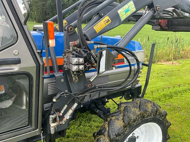 Iseki tf53f - 4wd minitractor met voorlader - afbeelding 4 van  36
