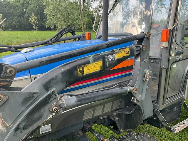 Iseki tf53f - 4wd minitractor met voorlader - afbeelding 8 van  36