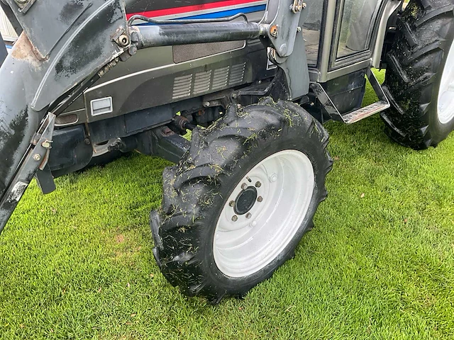 Iseki tf53f - 4wd minitractor met voorlader - afbeelding 17 van  36