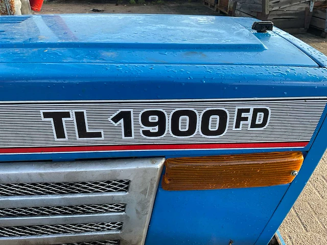 Iseki tl1900 minitractor met voorlader - afbeelding 9 van  17