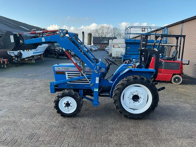 Iseki tl1900 minitractor met voorlader - afbeelding 12 van  17