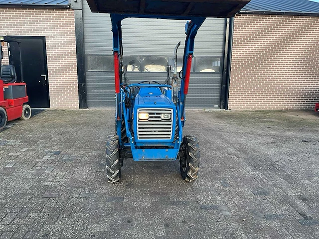 Iseki tl1900 minitractor met voorlader - afbeelding 14 van  17