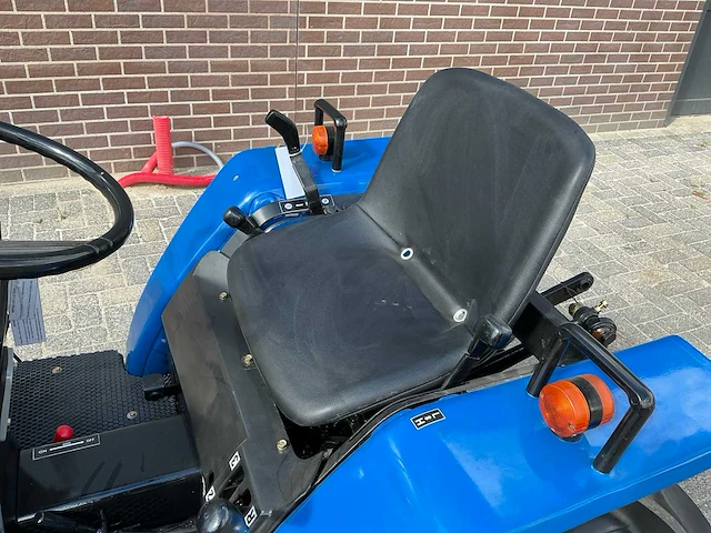 Iseki tm17 minitractor - afbeelding 25 van  25