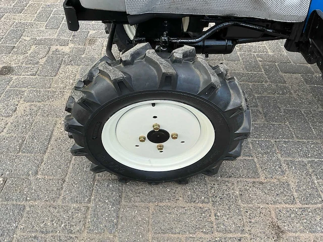 Iseki tm17 minitractor - afbeelding 14 van  26