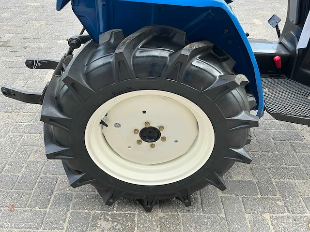 Iseki tm17 minitractor - afbeelding 16 van  26