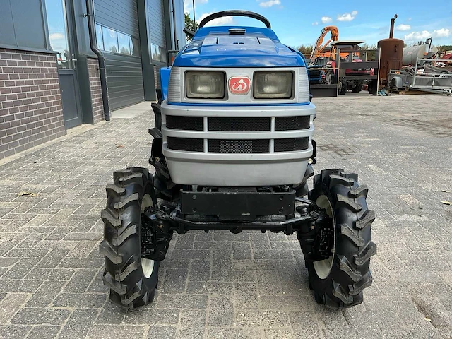 Iseki tm17 minitractor - afbeelding 24 van  26