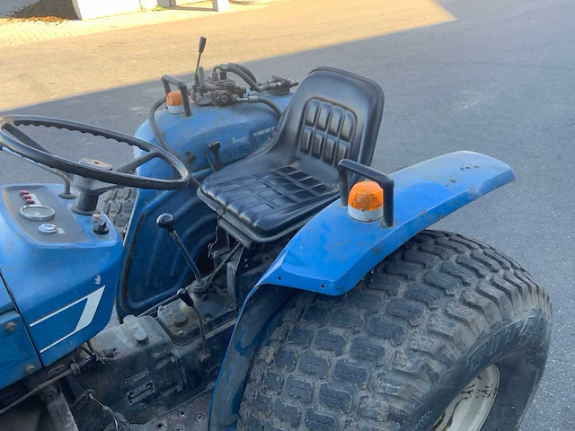 Iseki ts1610 minitractor - afbeelding 2 van  21