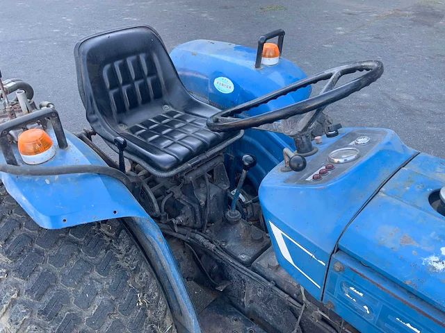 Iseki ts1610 minitractor - afbeelding 10 van  21