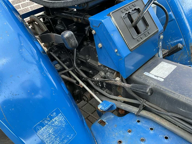 Iseki tu1400 minitractor - afbeelding 14 van  34