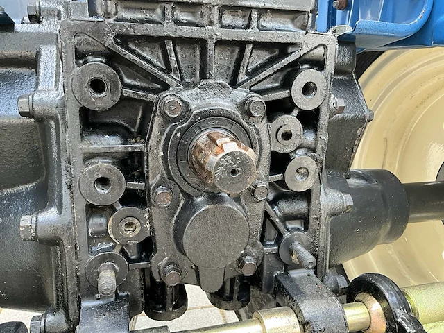 Iseki tu1400 minitractor - afbeelding 19 van  34