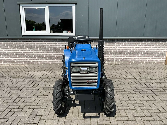 Iseki tu1400 minitractor - afbeelding 32 van  34