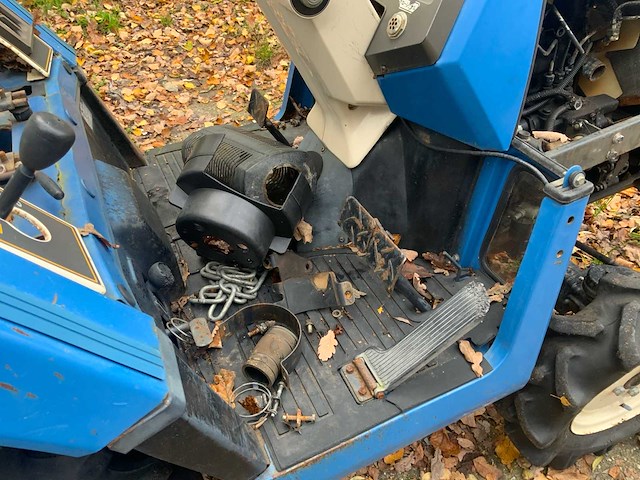 Iseki tu150f minitractor - afbeelding 16 van  16
