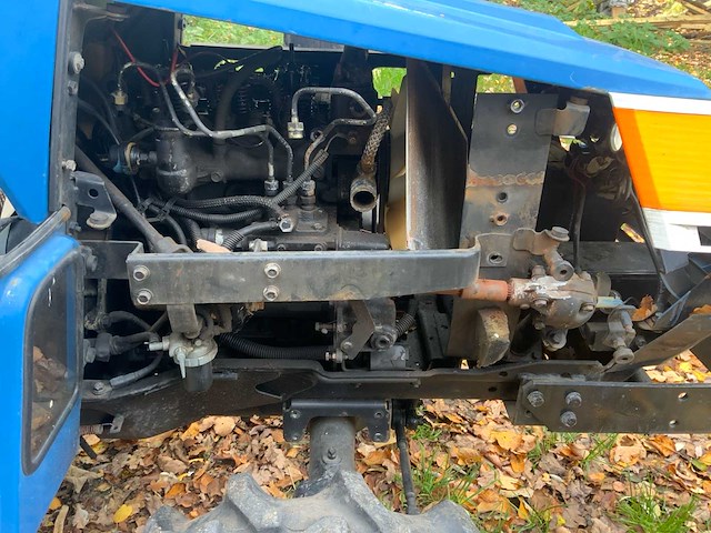 Iseki tu150f minitractor - afbeelding 15 van  16