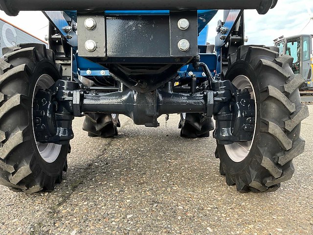 Iseki tu1600 4wd minitractor met voorlader - afbeelding 7 van  25