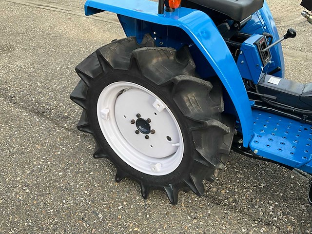Iseki tu1600 4wd minitractor met voorlader - afbeelding 5 van  25