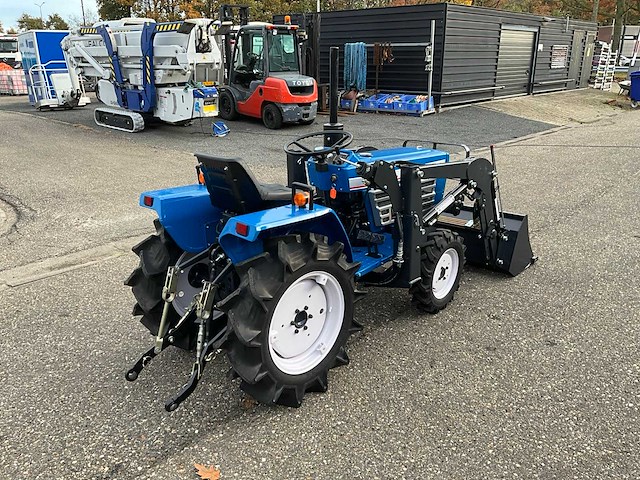 Iseki tu1600 4wd minitractor met voorlader - afbeelding 23 van  25