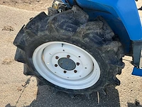 Iseki tu165f 4x4 smalspoor- en compacttractor - afbeelding 13 van  21