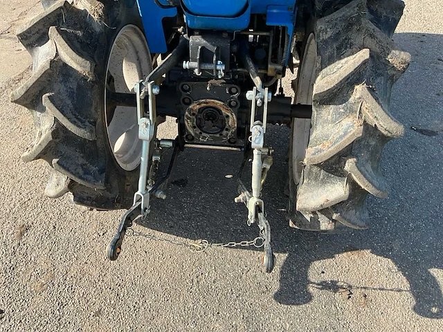 Iseki tu165f 4x4 smalspoor- en compacttractor - afbeelding 14 van  21