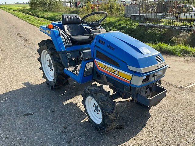 Iseki tu165f 4x4 smalspoor- en compacttractor - afbeelding 12 van  21