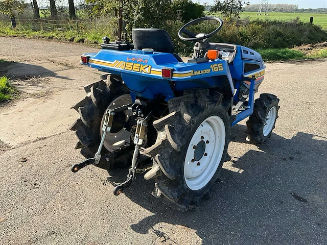 Iseki tu165f 4x4 smalspoor- en compacttractor - afbeelding 15 van  21