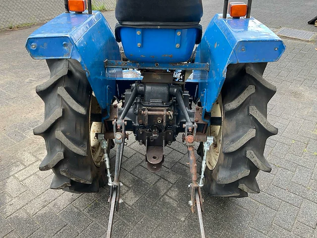 Iseki tu1700 compacttractor - afbeelding 17 van  22