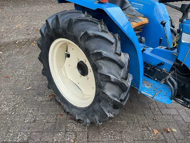 Iseki tu1900 minitractor - afbeelding 4 van  15