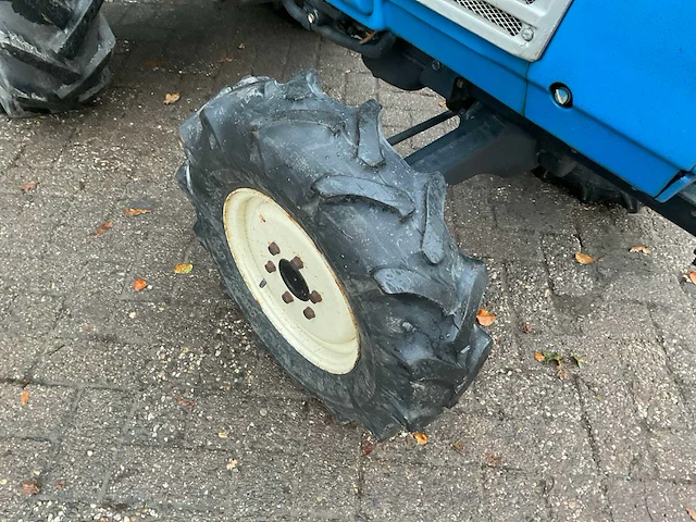 Iseki tu1900 minitractor - afbeelding 5 van  15