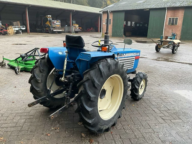 Iseki tu1900 minitractor - afbeelding 9 van  15