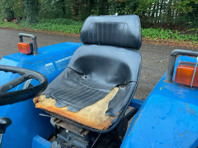 Iseki tu1900 minitractor - afbeelding 12 van  15