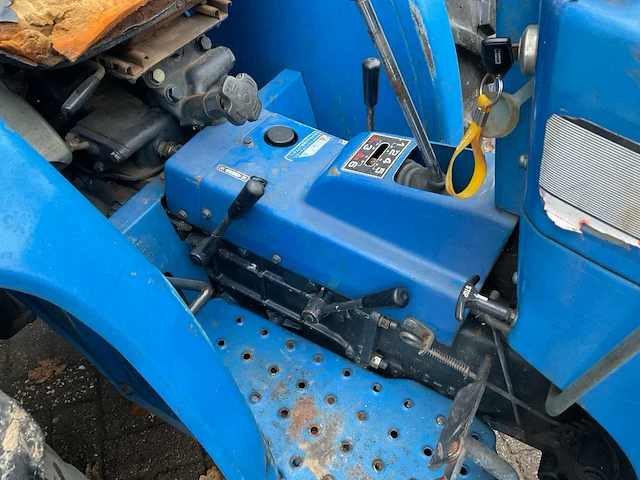 Iseki tu1900 minitractor - afbeelding 14 van  15