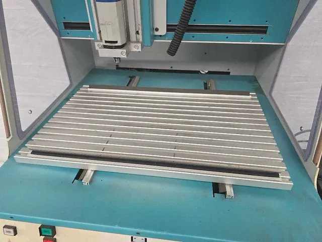 Isel - cpm 4030 - cnc freesmachine - 1998 - afbeelding 11 van  20