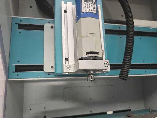 Isel - cpm 4030 - cnc freesmachine - 1998 - afbeelding 12 van  20