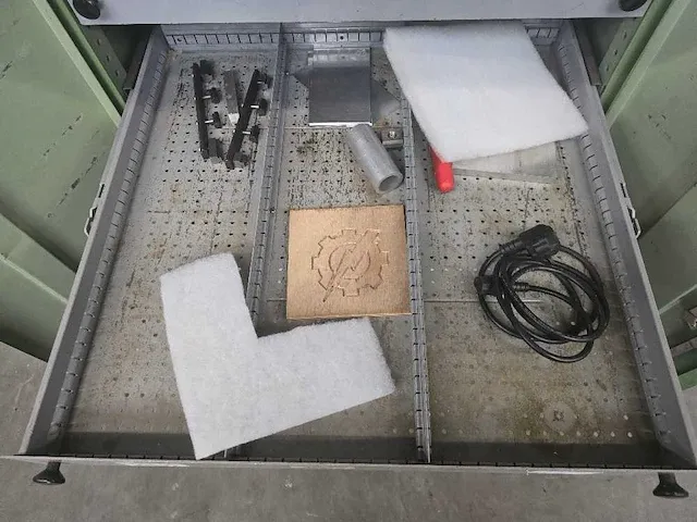 Isel - cpm 4030 - cnc freesmachine - 1998 - afbeelding 15 van  20
