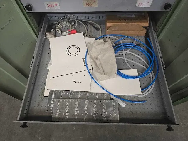 Isel - cpm 4030 - cnc freesmachine - 1998 - afbeelding 16 van  20