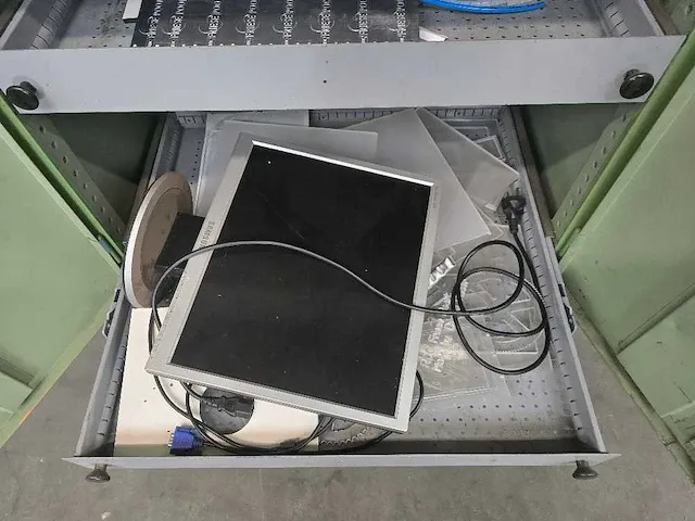 Isel - cpm 4030 - cnc freesmachine - 1998 - afbeelding 17 van  20
