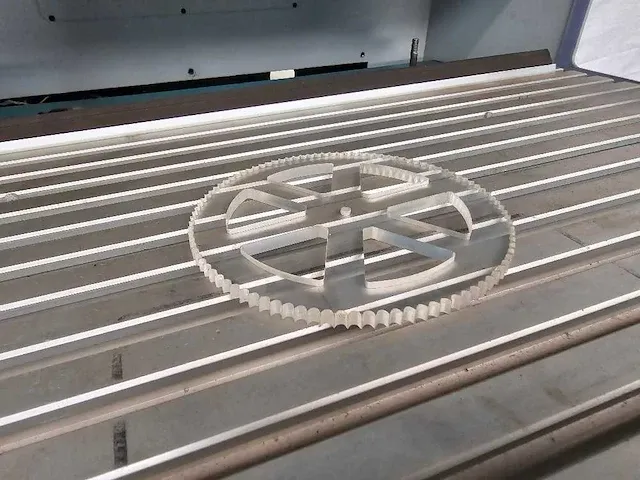 Isel - cpm 4030 - cnc freesmachine - 1998 - afbeelding 18 van  20