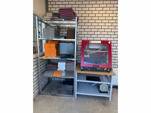 Isel icp 4030 cnc freesmachine + voorraad steunzool halffabrikaat v.v. pneumatische luchtafzuigingsklep, machinetafel en stelling - afbeelding 5 van  25