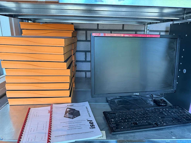 Isel icp 4030 cnc freesmachine + voorraad steunzool halffabrikaat v.v. pneumatische luchtafzuigingsklep, machinetafel en stelling - afbeelding 13 van  25