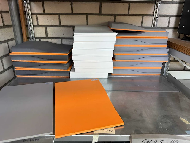 Isel icp 4030 cnc freesmachine + voorraad steunzool halffabrikaat v.v. pneumatische luchtafzuigingsklep, machinetafel en stelling - afbeelding 18 van  25