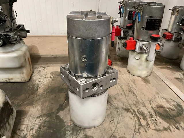 Iskra amj5772 hydraulic pump unit - afbeelding 3 van  5