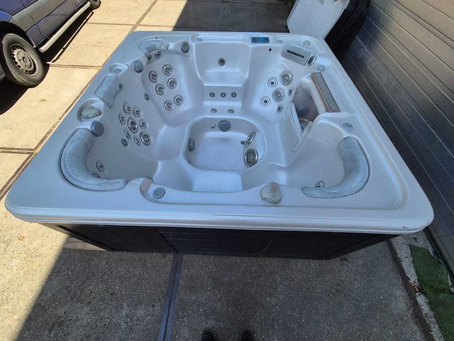 Island balboa 7 persoons amerikaans jacuzzi en buitenspa - afbeelding 2 van  19