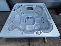 Island balboa 7 persoons amerikaans jacuzzi en buitenspa - afbeelding 15 van  19