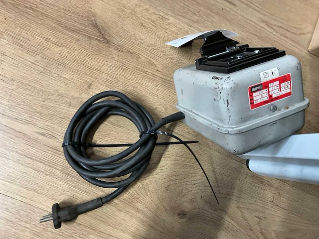 Ismet tst omvormer 230/24v - afbeelding 2 van  3