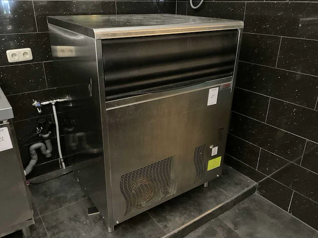 Isofrost ijsblokjesmachine - afbeelding 2 van  4