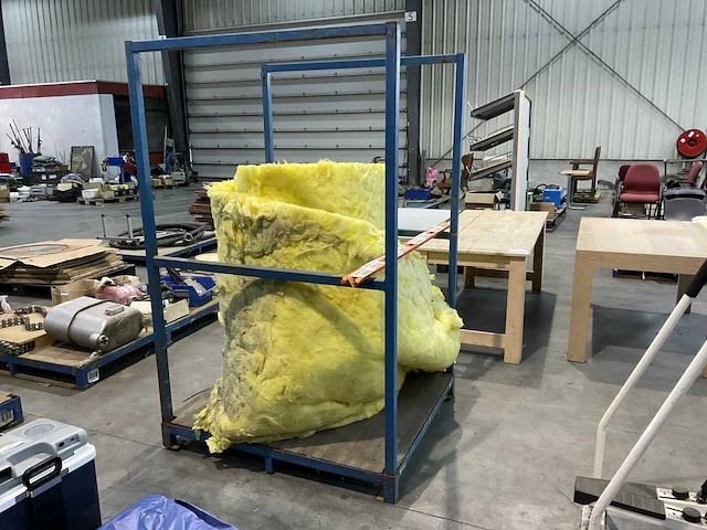 Isolatie materiaal met pallet - afbeelding 3 van  5