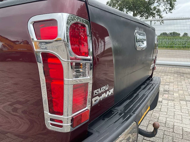 Isuzu - d max - atfs - personenauto - 2013 - afbeelding 10 van  39
