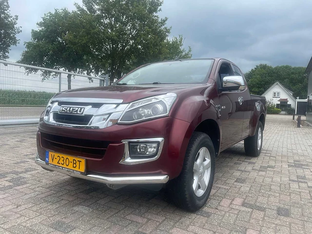Isuzu - d max - atfs - personenauto - 2013 - afbeelding 1 van  39