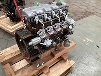 Isuzu 4 cilinder dieselmotor - afbeelding 1 van  5