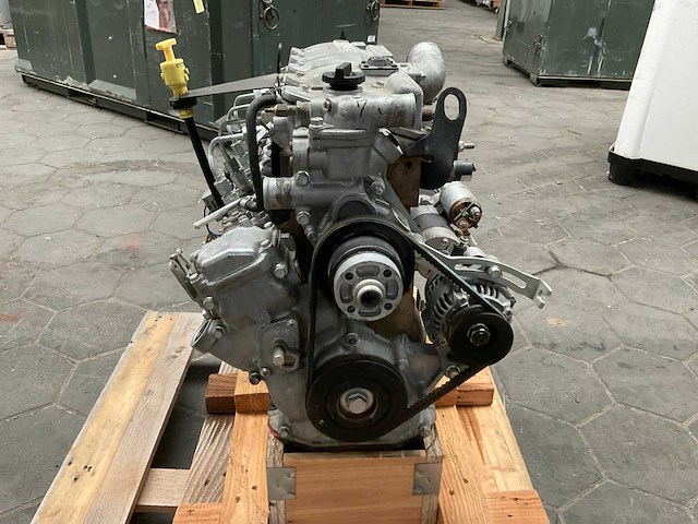 Isuzu bv-4le2nygv-03c dieselmotor - afbeelding 2 van  9